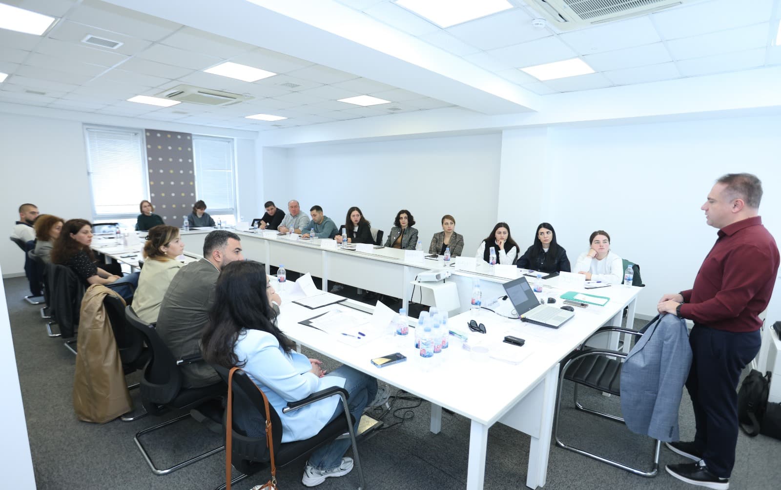 იუსტიციის მინისტრმა პაატა სალიამ იუსტიციის სასწავლო ცენტრში, სამუშაო შეხვედრა გამართა